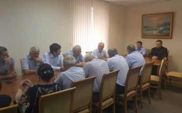 Лидер профсоюзной партии проводит серию предвыборных встреч