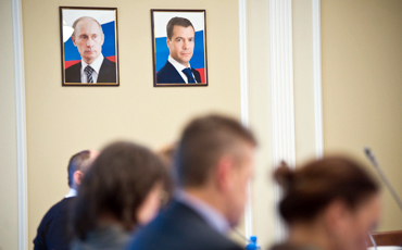 Правительство оформляет недоверие к чиновникам