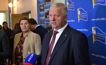 Четыре вопроса для трех сторон