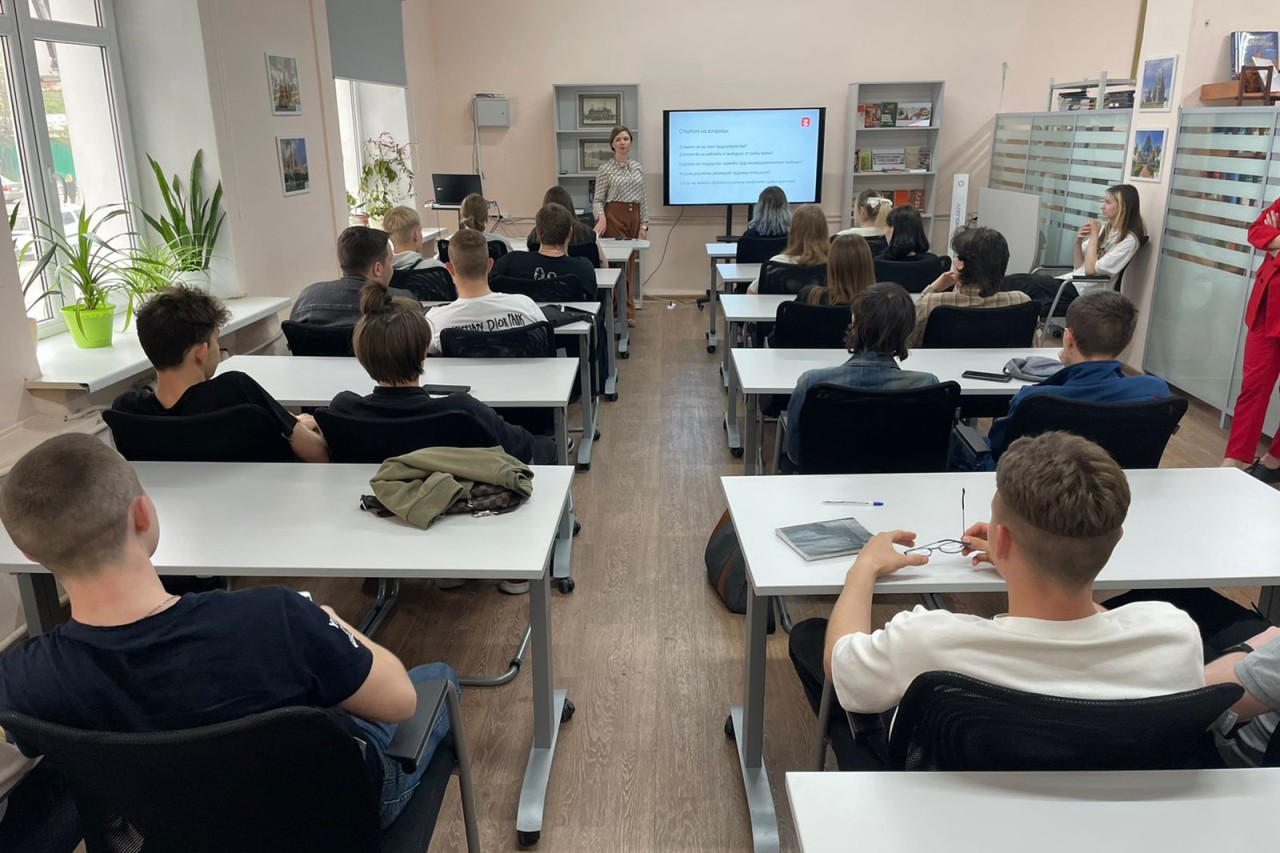 Профсоюзный урок: "Трудовые права несовершеннолетних" Профсоюзный урок: "Трудовые права несовершеннолетних"