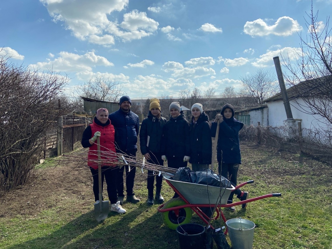 "Добрый сад доброму учителю"