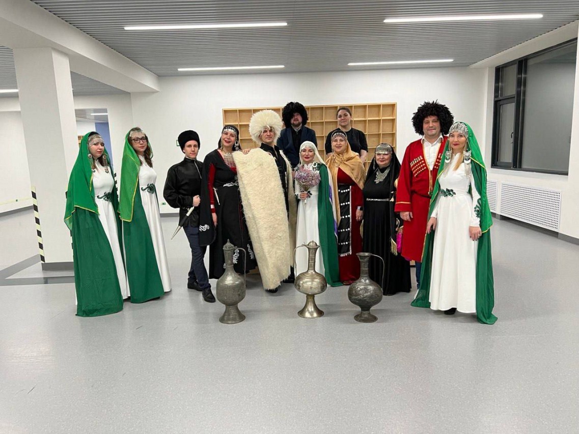 "Дружно, все вместе" "Дружно, все вместе"