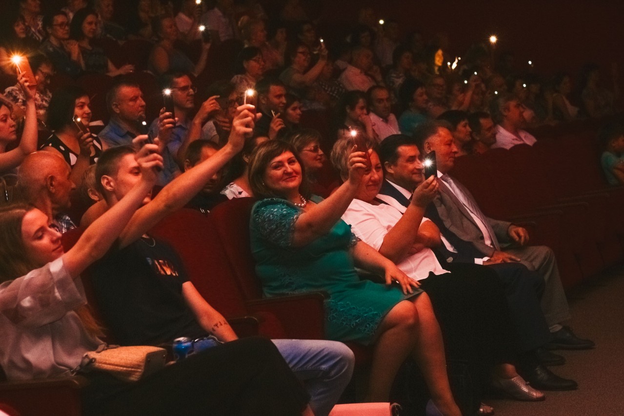 "Семья, любовь и верность" "Семья, любовь и верность"