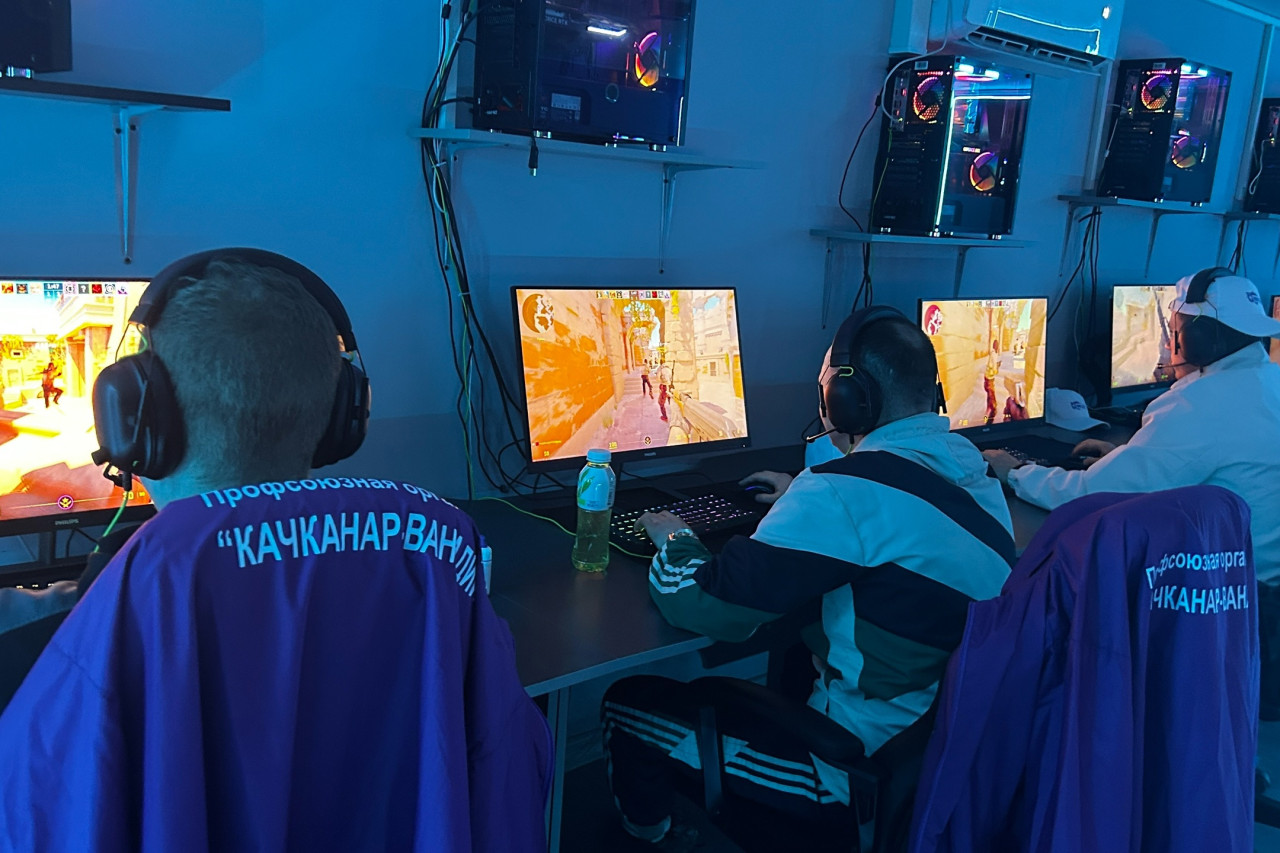 Первые профсоюзные Фиджитал-игры "Три цвета Родины"