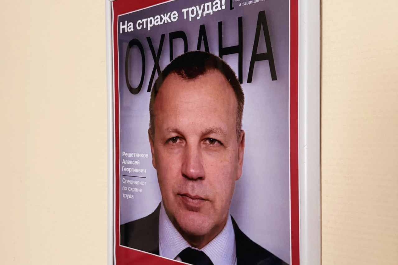 И нашим, И вашим