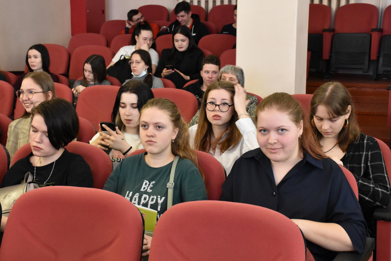 Сессия областного "Клуба молодых педагогов" Связь поколений