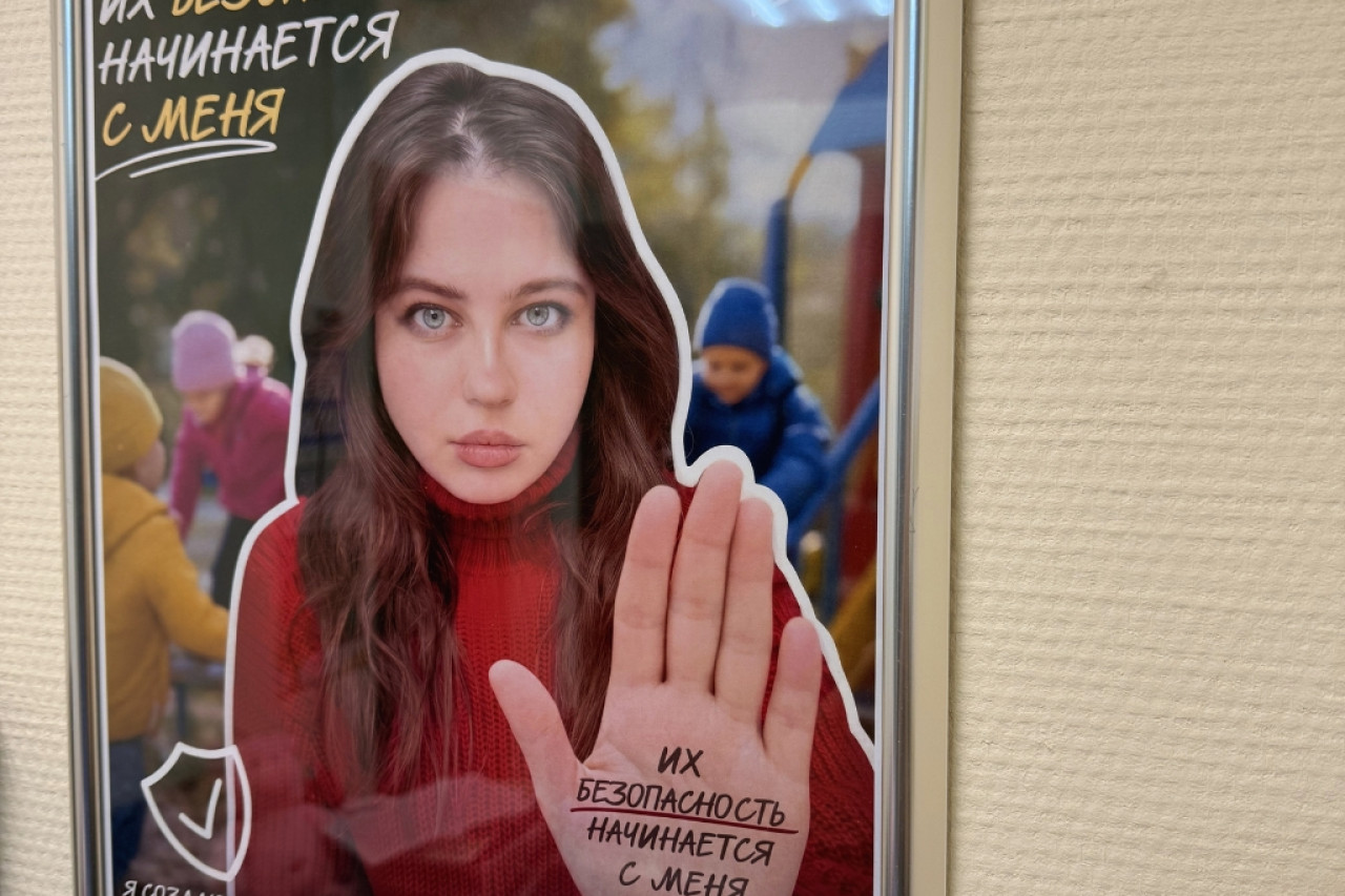 И нашим, И вашим