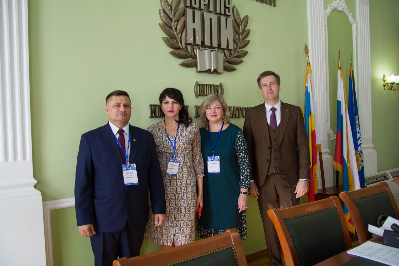 Сила интеллекта для защиты интересов трудящихся