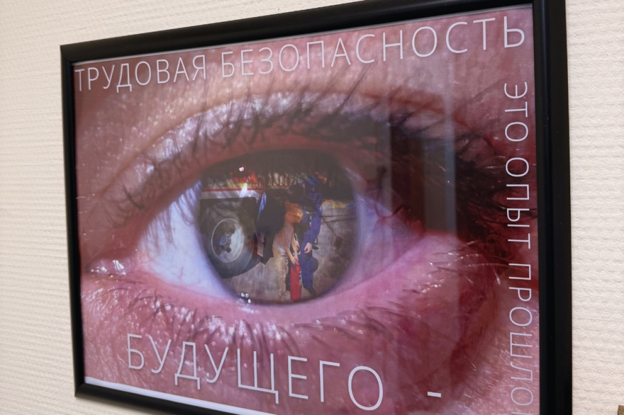 И нашим, И вашим