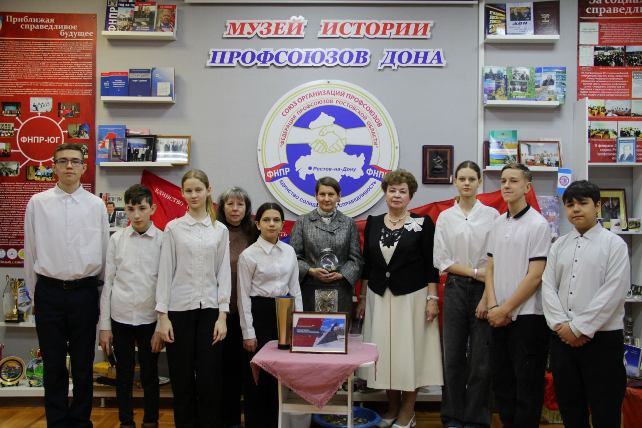 Нам завещано эту память хранить...