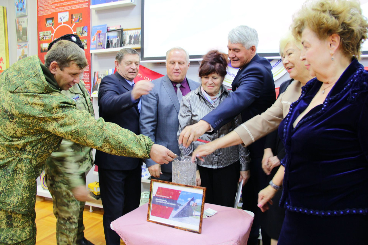Нам завещано эту память хранить...