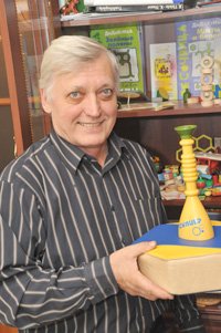 Игрушечных дел мастер
